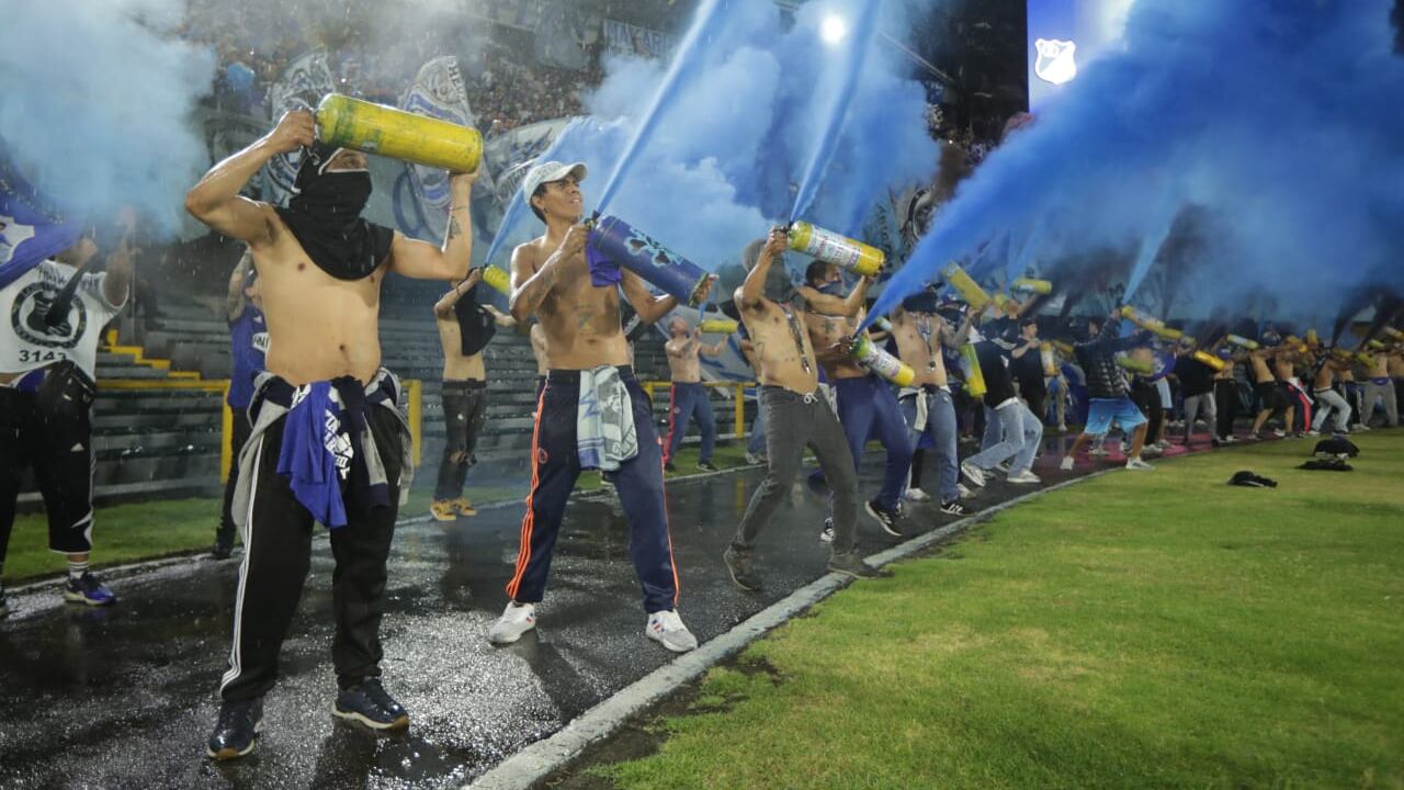 Piden sanciones a hinchas de Millonarios tras agresión a Santa Fe