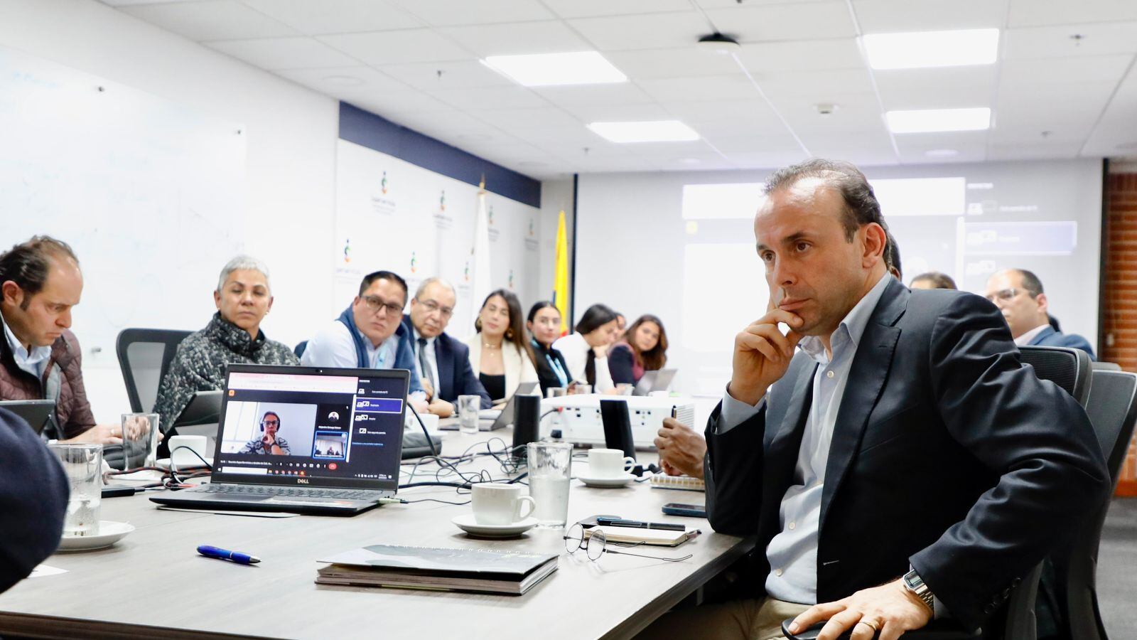 Alejandro Eder presentó a 'Cali, ciudad pacífica de colombia'.