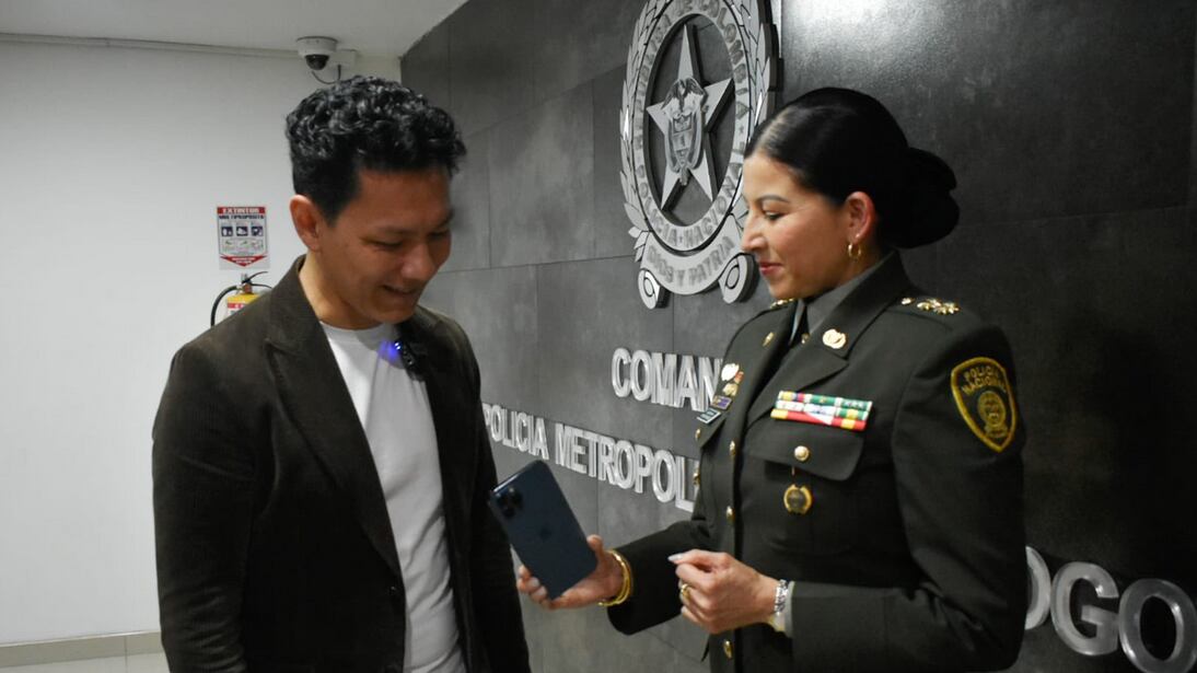 Policía chicaneó que le recuperó el celular al famoso conferencista Yokoi Kenji