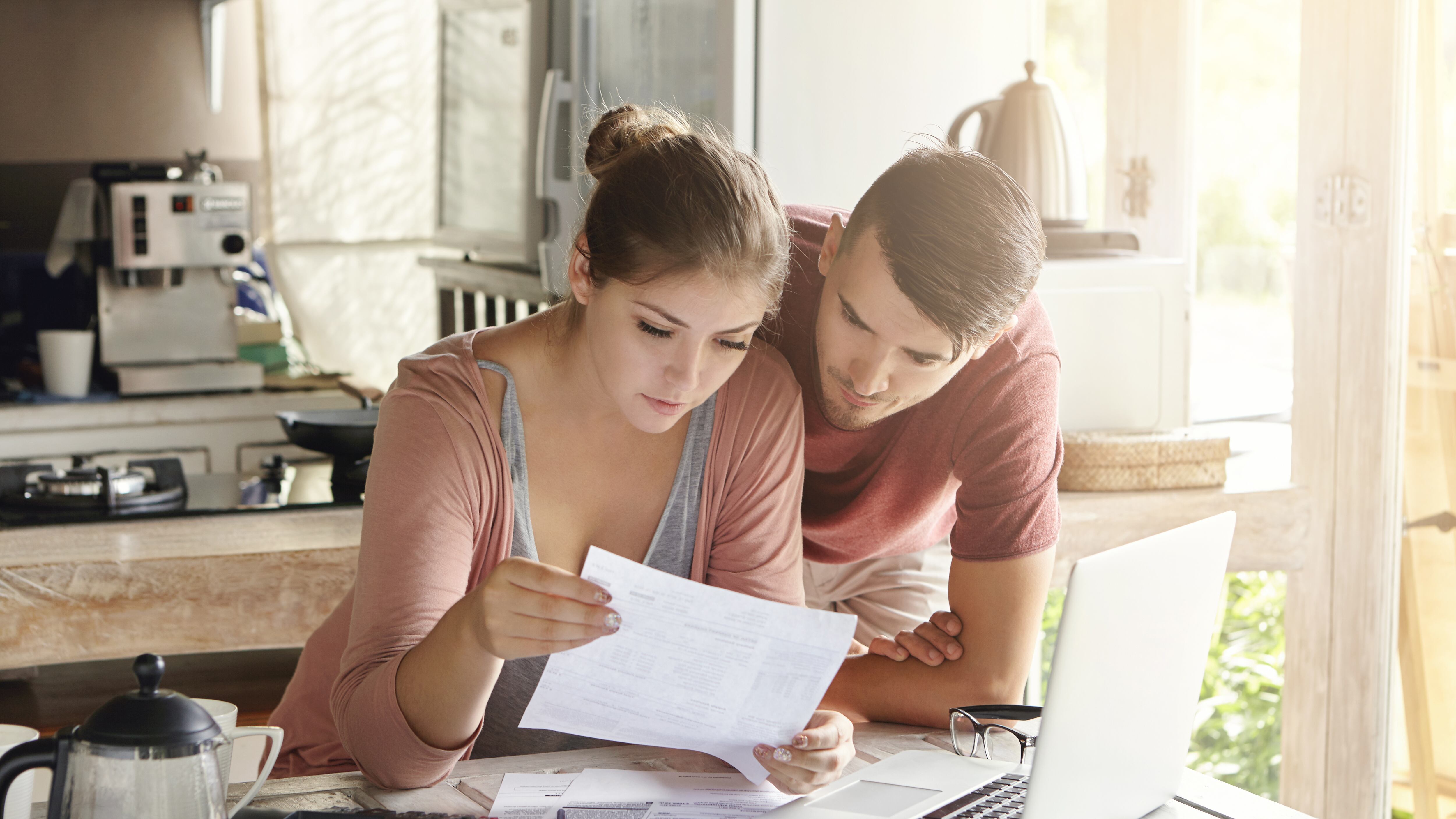 ¿Tiene deudas en mora y no sabe cómo pagarlas? Bravo le ofrece la solución