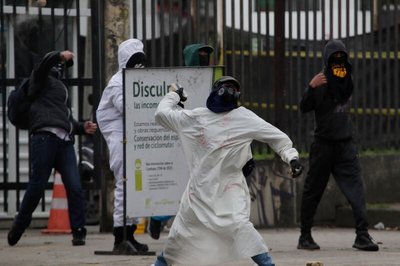 Manifestación de integrantes de la Primera Línea exigiendo la liberación de los presos políticos.