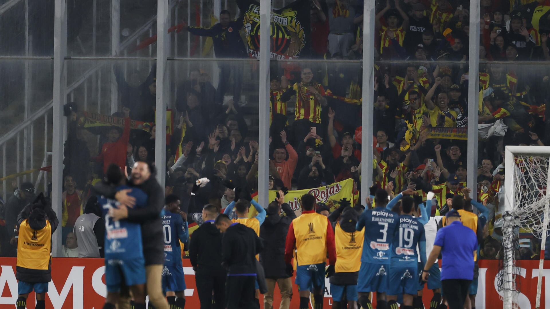 Delegado de Pereira se dio un tiestazo en el banco que lo hizo viral