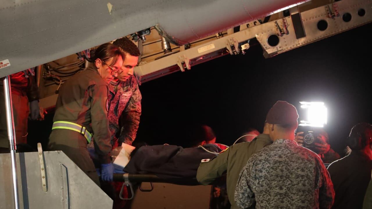 Los cuatro niños indígenas ya están en el Hospital Militar en Bogotá junto a su familia