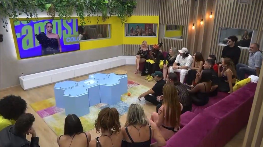 La discusión en 'La Casa de Los Famosos' Colombia se tornó tan acalorada que las mujeres tuvieron que intervenir para evitar que se pusiera peor.