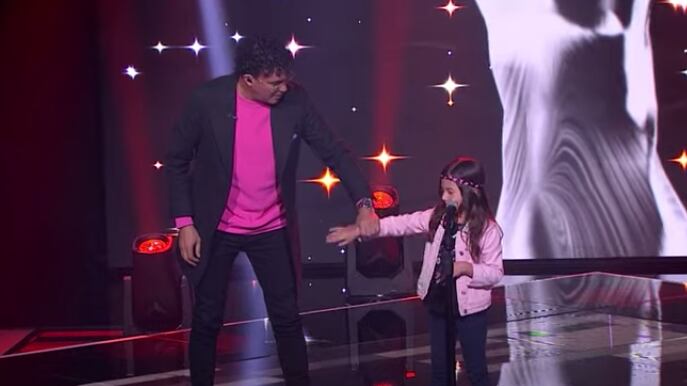 Niña conquistó con su carisma en La Voz Kids y demostró su talento en defensa personal.