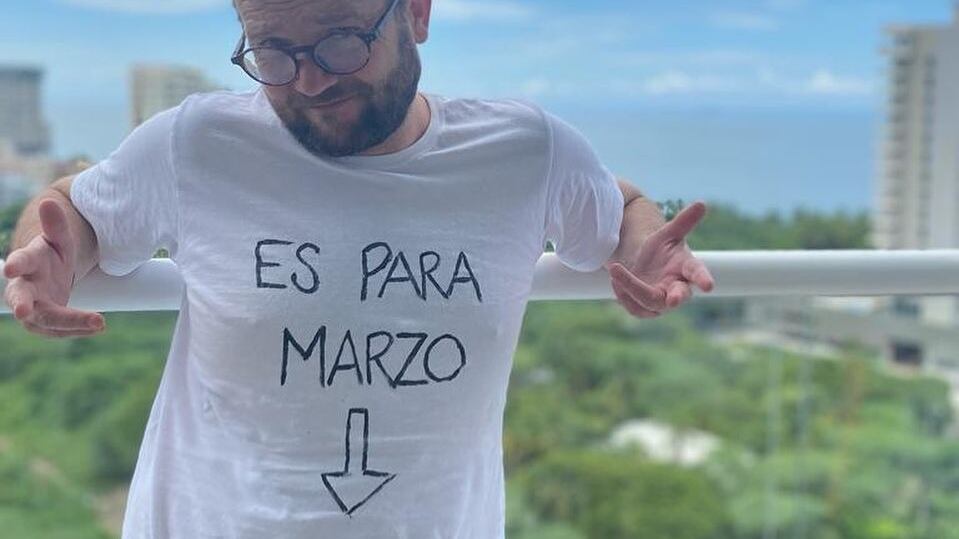 Tal parece que a Daniel Samper Ospina se le hace un poco difícil salir de los kilos de más.