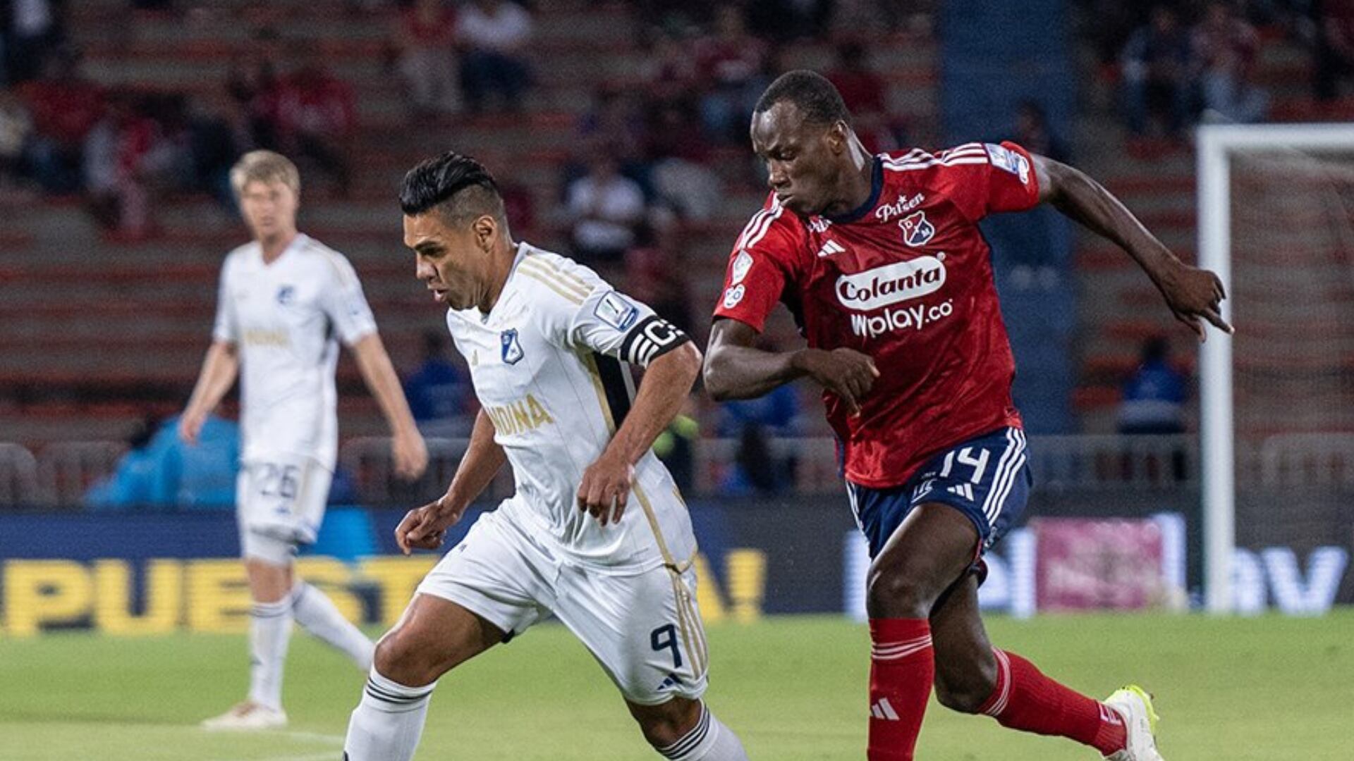 A Millonarios le perdonaron dos expulsiones contra Medellín y se armó terrible escándalo