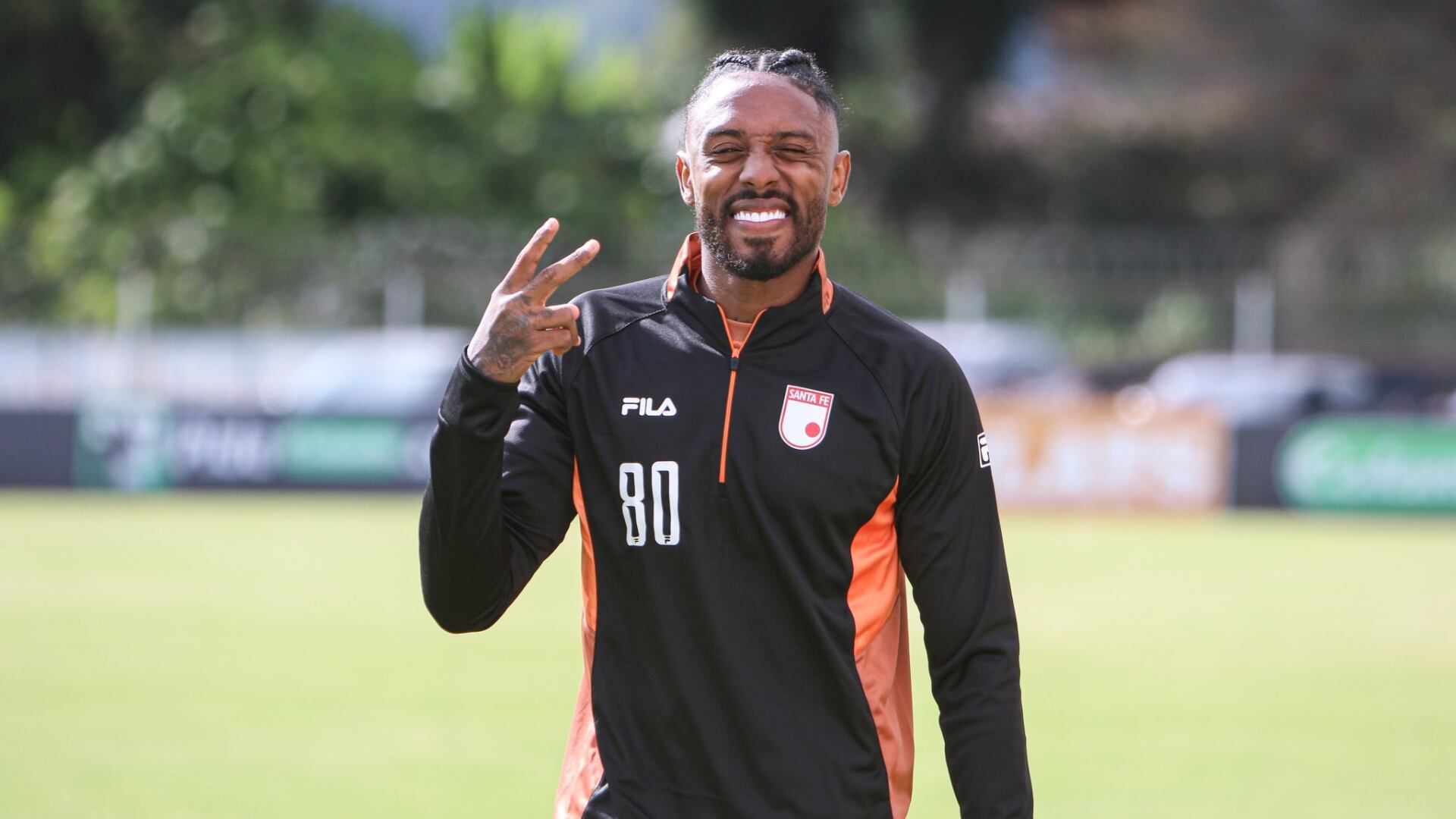 Ómar Albornoz no está listo para jugar con Santa Fe por insólita razón y los hinchas no lo pueden creer