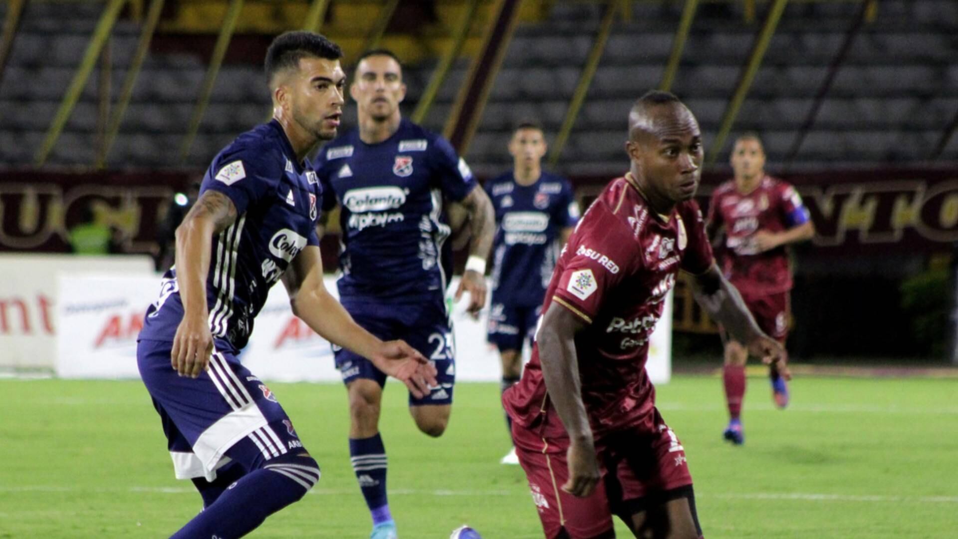 Tolima y Medellín rinden homenaje a los policías asesinados algunas ciudades de Colombia