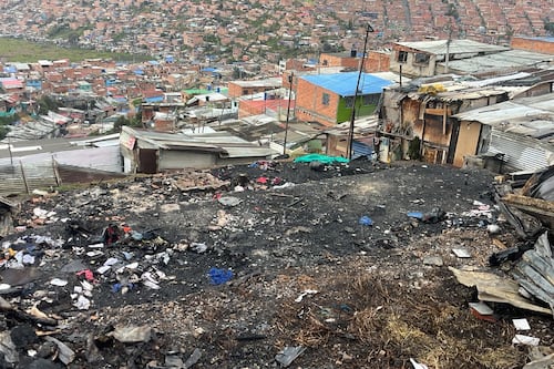 Piden ayudas para las 30 familias que lo perdieron todo en incendio en Soacha