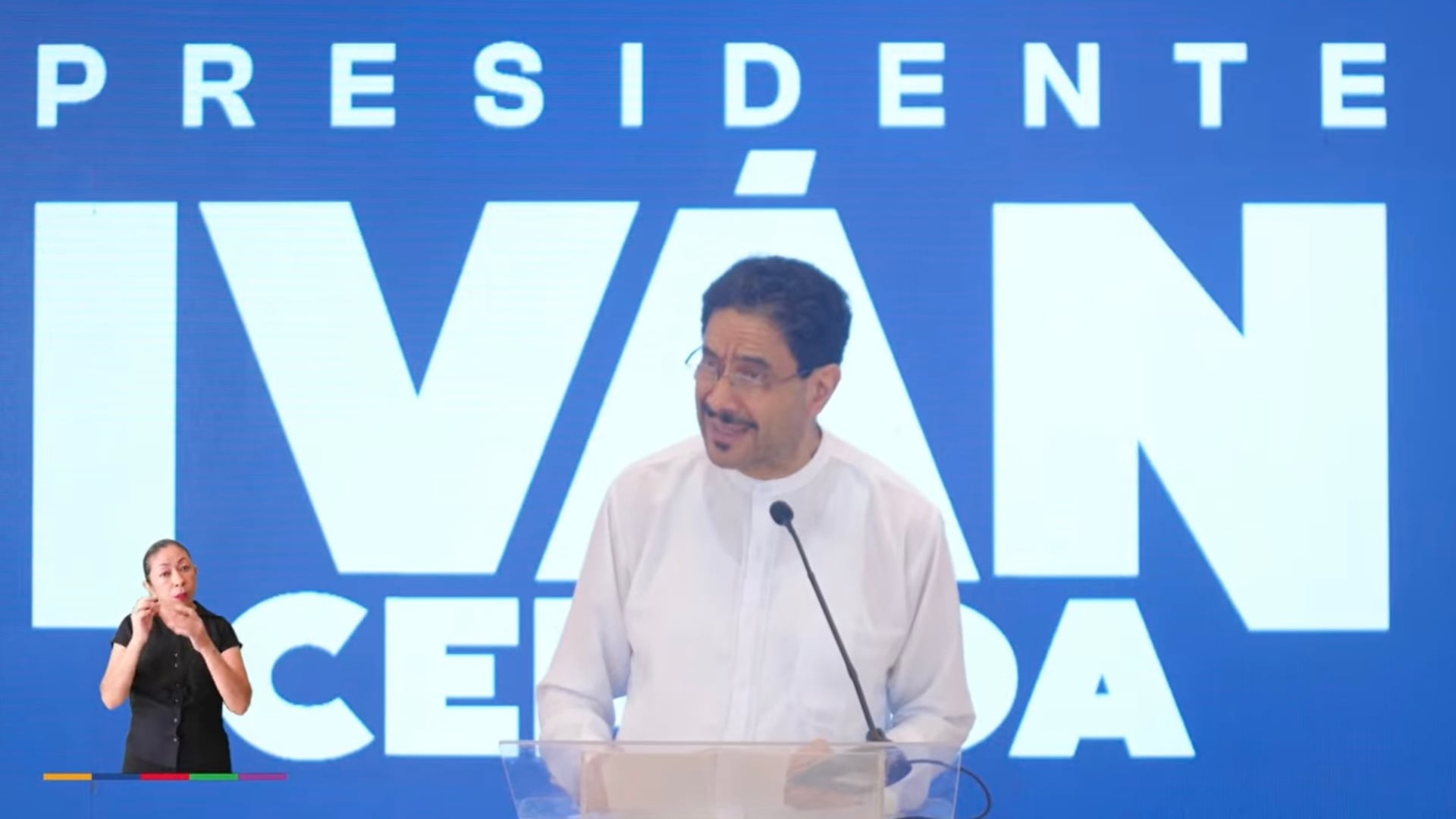 Iván Cepeda en transmisión en vivo de su canal YouTube