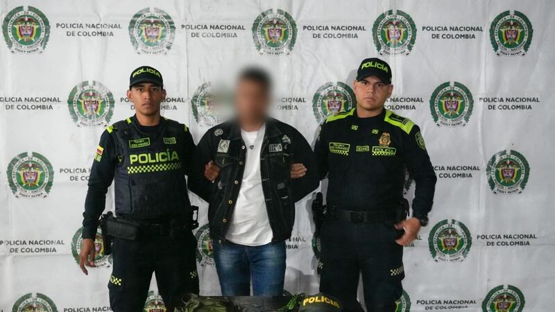 Capturan a falso policía en TransMilenio: se hacía pasar por agente para requisar y robar