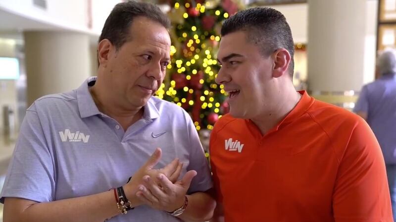 “Tiene que ser honesto”, Vainazo del Cantante del Gol a Eduardo Luis, señalando que se copió de famoso narrador