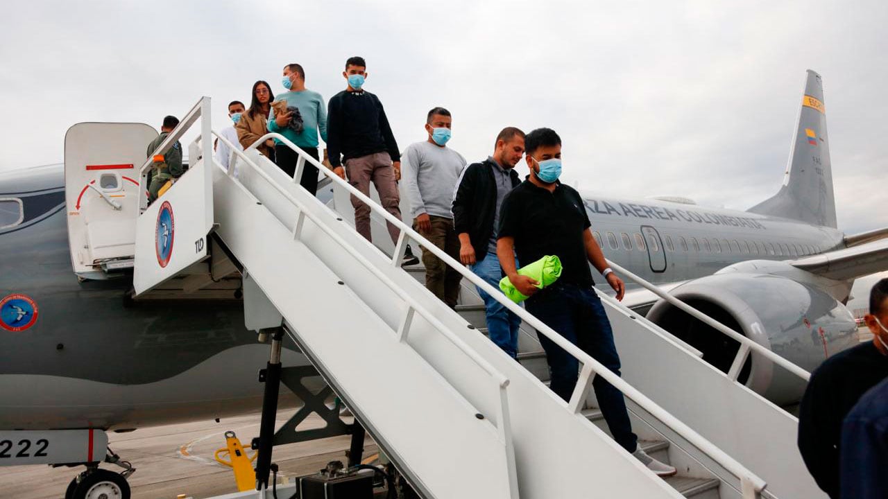 Gobierno colombiano ha repatriado más de 7.500 deportados de Estados Unidos desde 2025