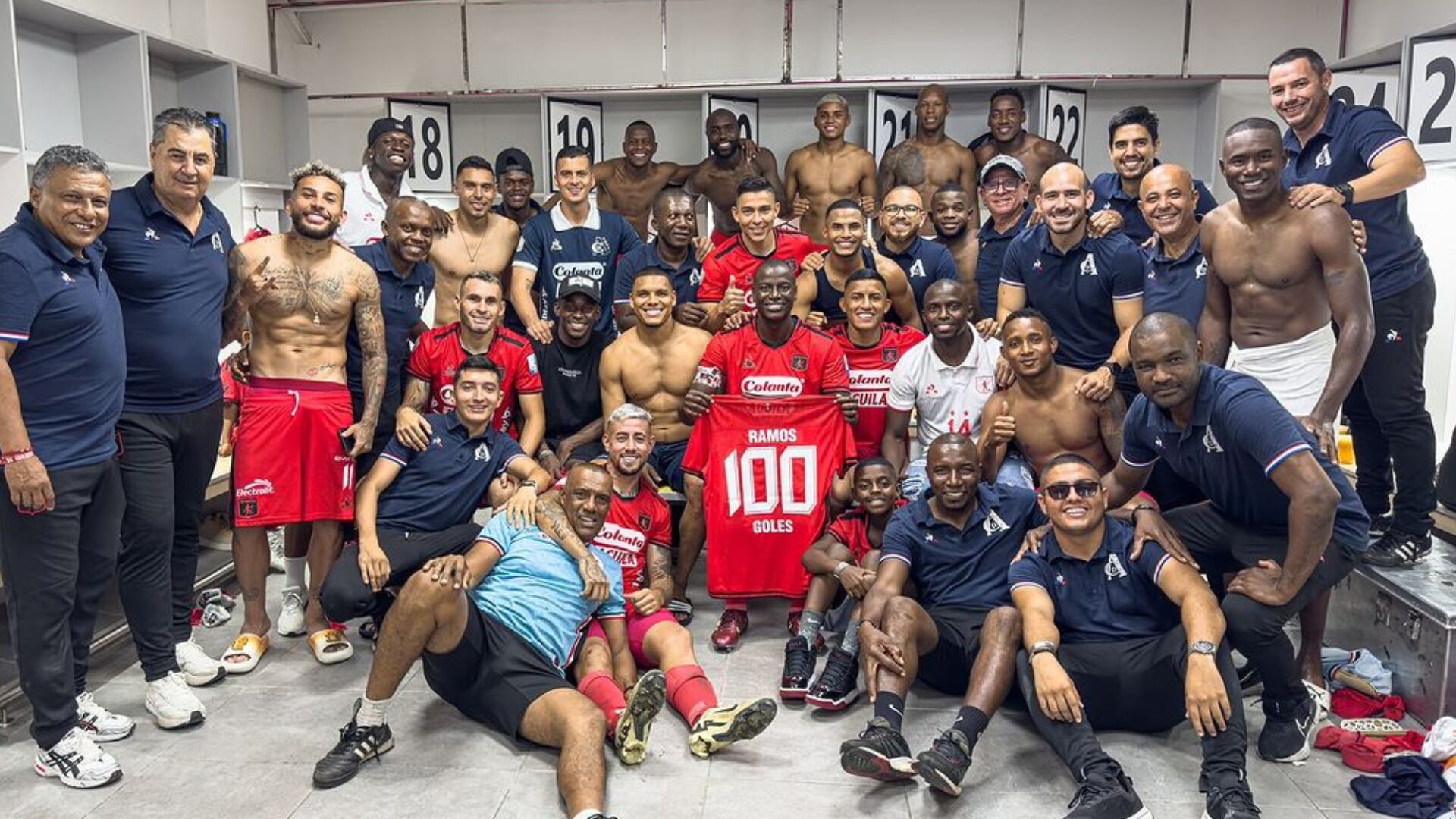 Periodista entrevistó a jugador del América y le dijo paquete y maleta de frente