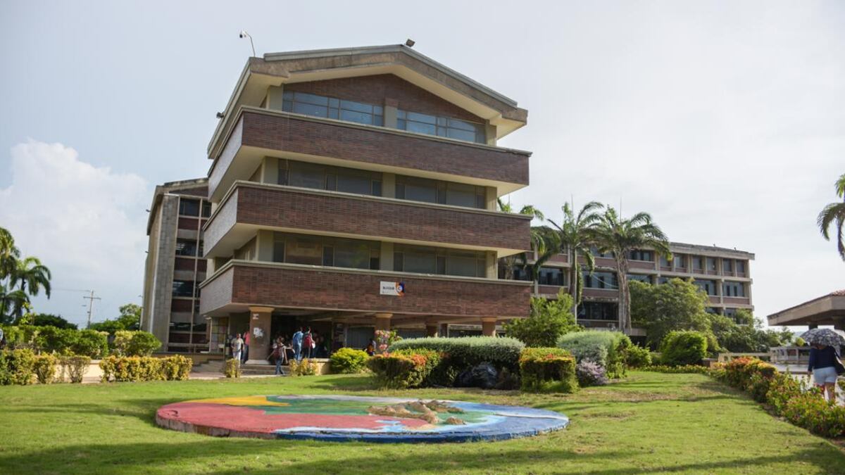Fachada Universidad del Atlántico.