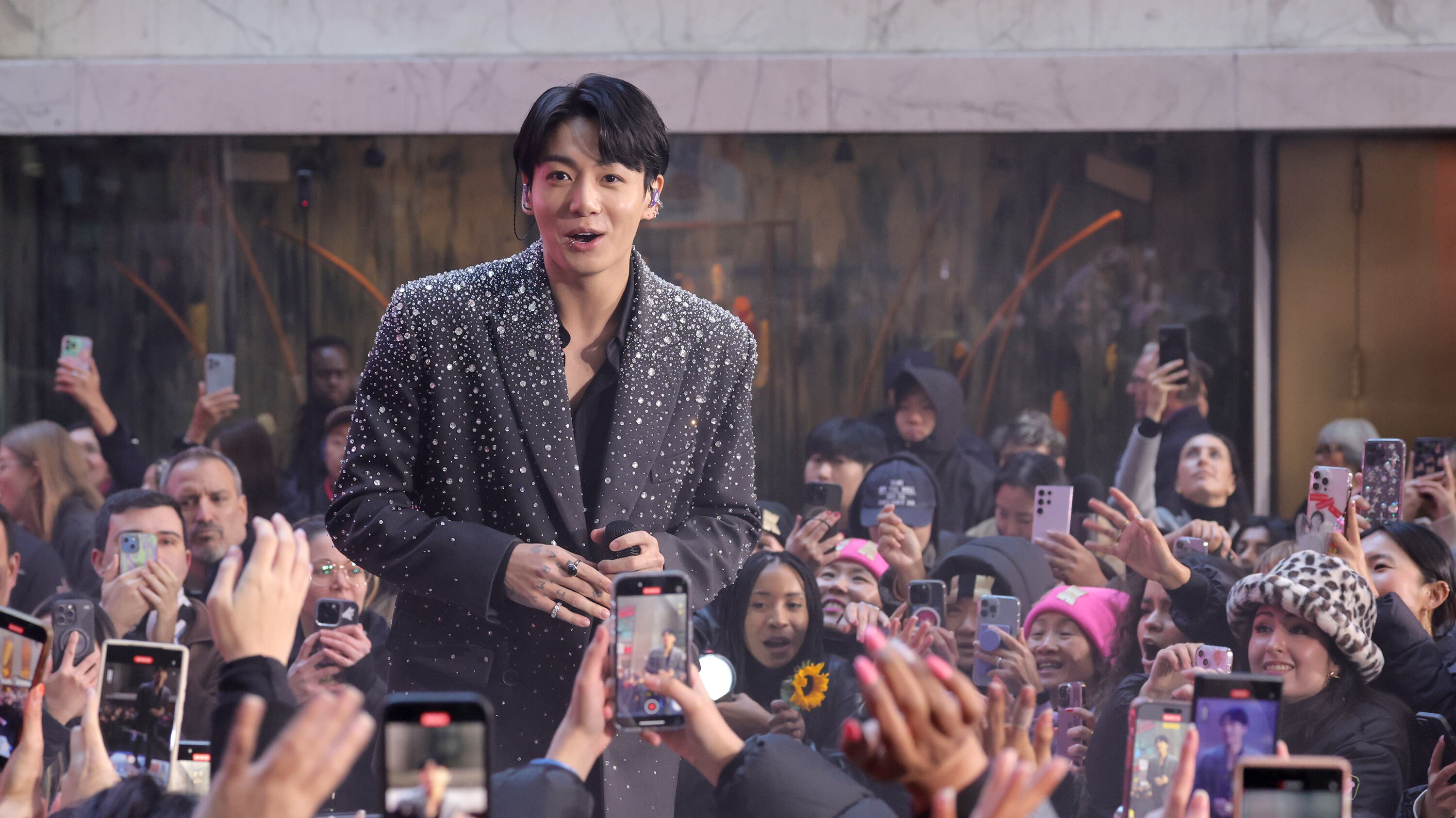 Jungkook fue víctima de suplantación de identidad y le robaron millones de dólares