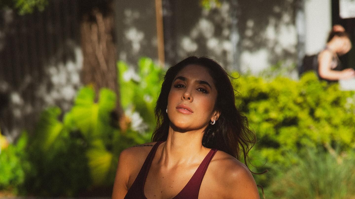 En el video reels de la empresaria Daniela Ospina se escucha un audio viral en el que las palabras motivadoras son las protagonistas.