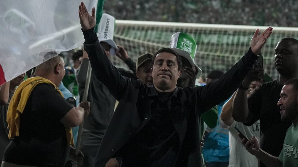 Efraín Juárez fue el primer técnico mexicano en ser campeón en Colombia.