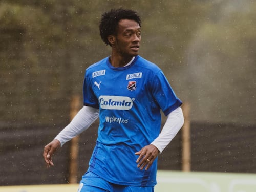 A Juan Guillermo Cuadrado le resultó un medio hermano que jugó en otra selección