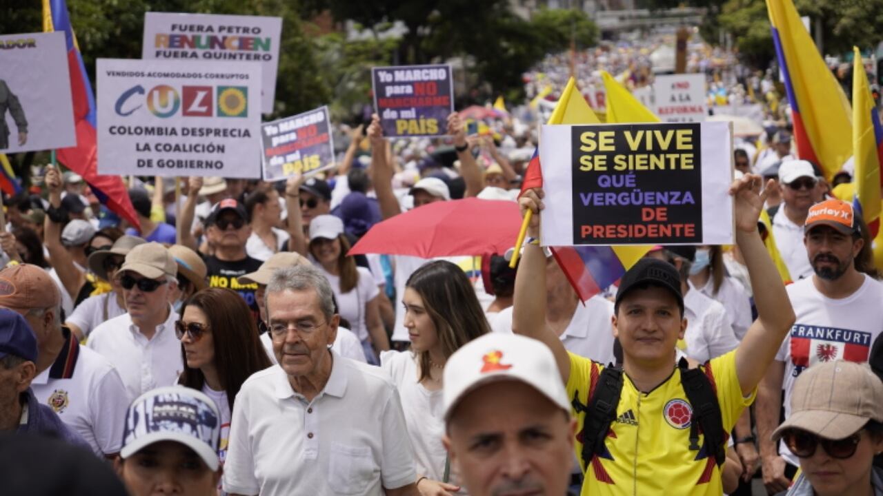 Marcha de la oposición en Medellín 2022