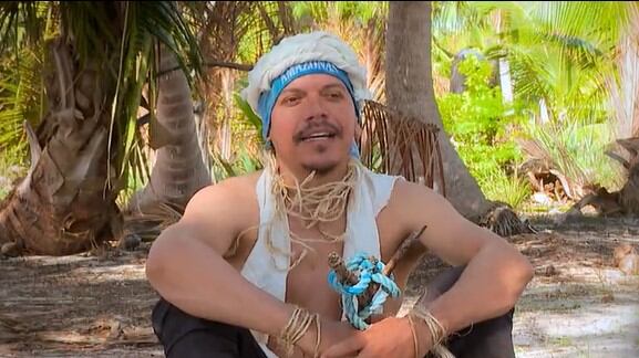 La visita de Leo a la tribu Espatos en ‘La Isla De Los Famosos’ significó una serie de confesiones que dejaron a las mujeres con la boca abierta.