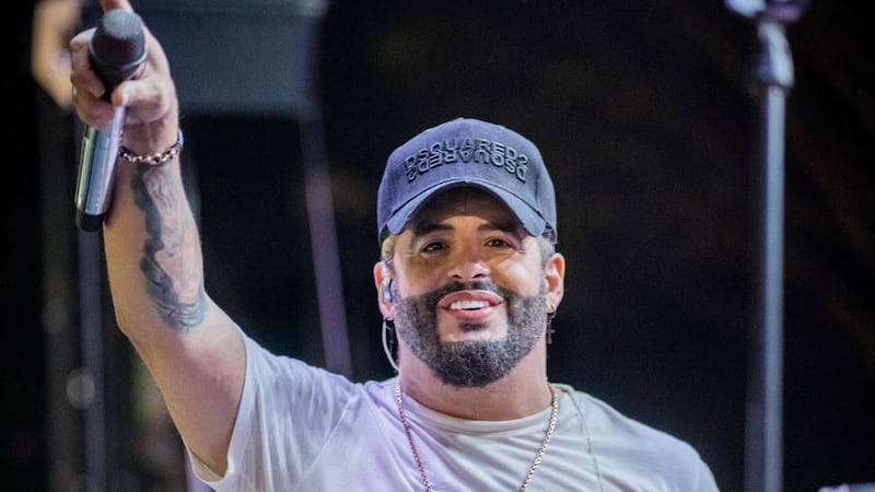 Revelan la millonada que habría recibido el cantante Nelson Velásquez por ir a cantar en fiesta en la cárcel de Itagüí