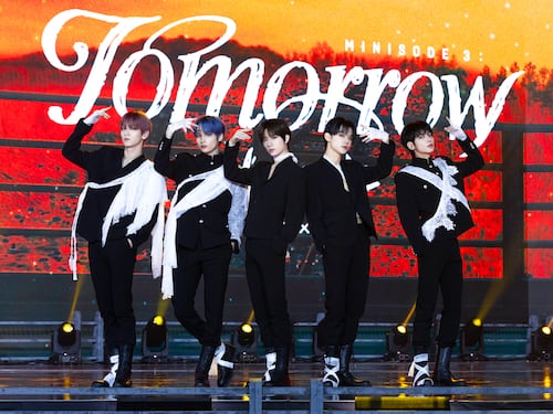 TOMORROW X TOGETHER hace un viaje por la nostalgia con ‘minisode 3: TOMORROW’