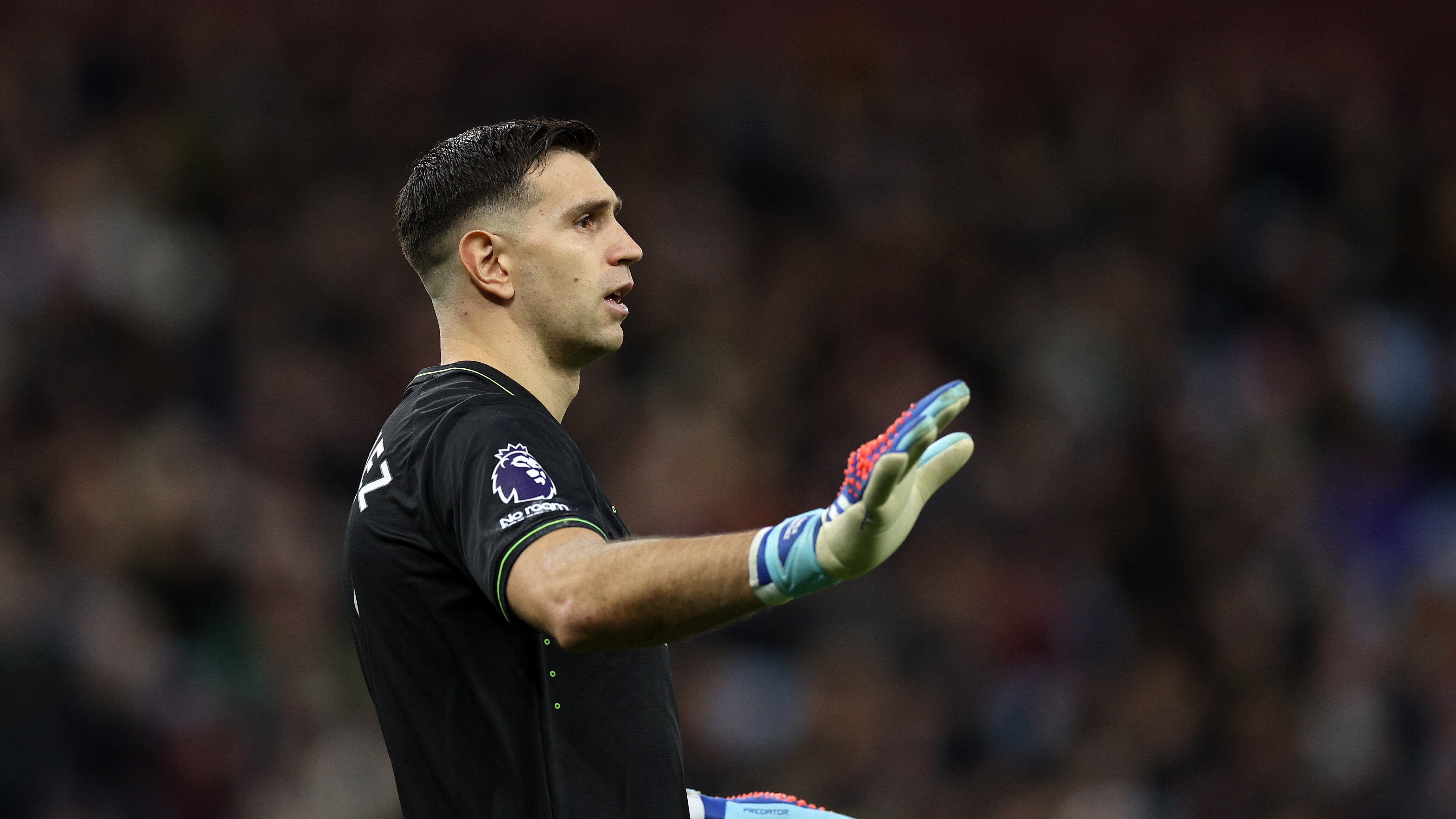 Emiliano Martínez recibió dos tarjetas amarillas y no fue expulsado