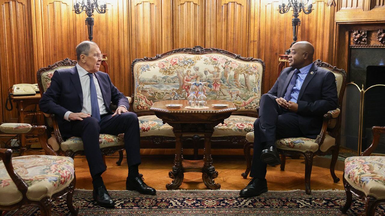 Canciller ruso, Sergey Lavrov, recibe la visita del ministro de Relaciones Exteriores de Colombia, Luis Gilberto Murillo.