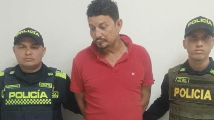 Foto hombre que golpeaba a su pareja durante el Día de la No Violencia contra la Mujer.