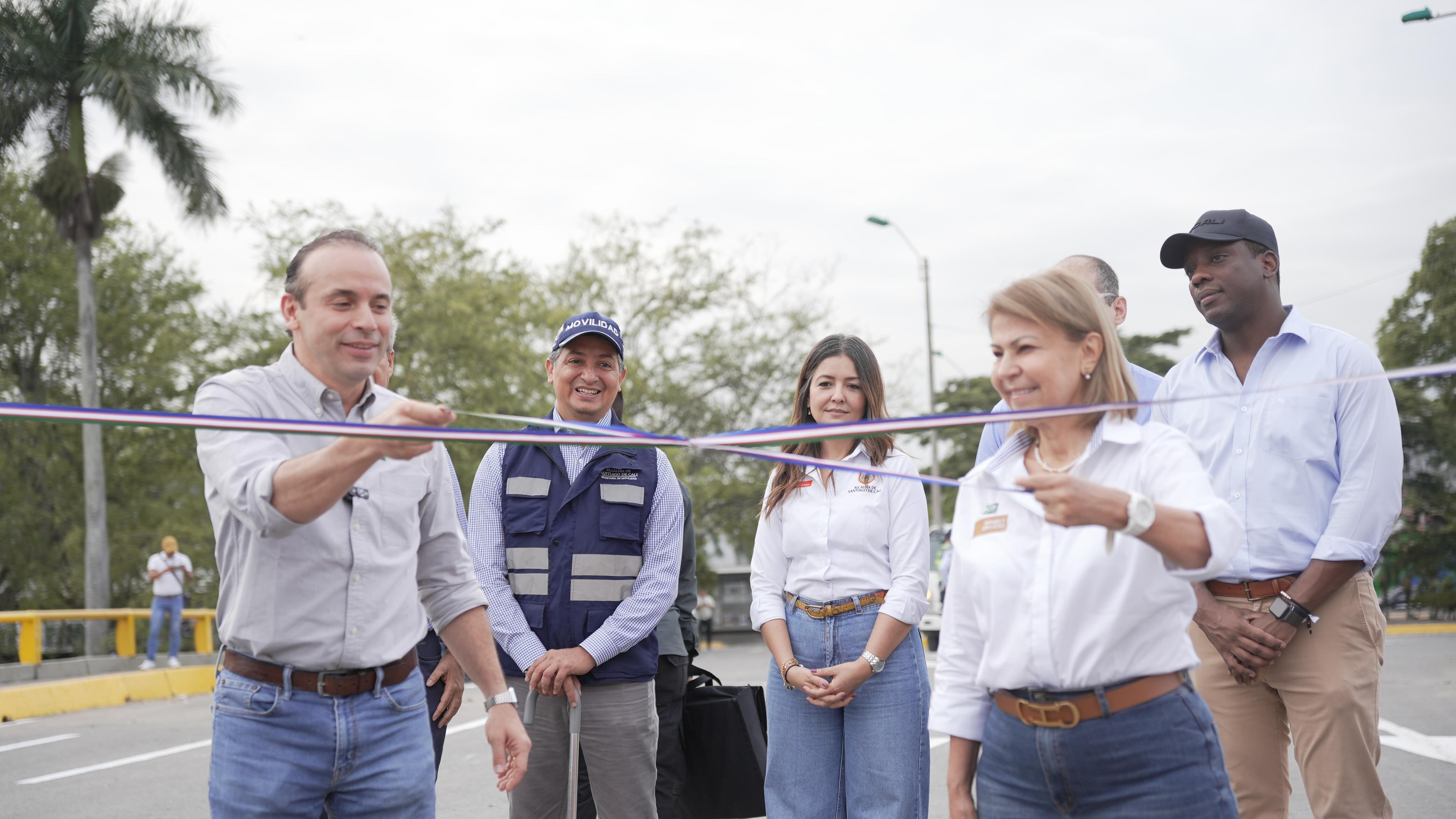 Alcaldía de Cali logró recuperación de Puente Club Colombia en Cali.