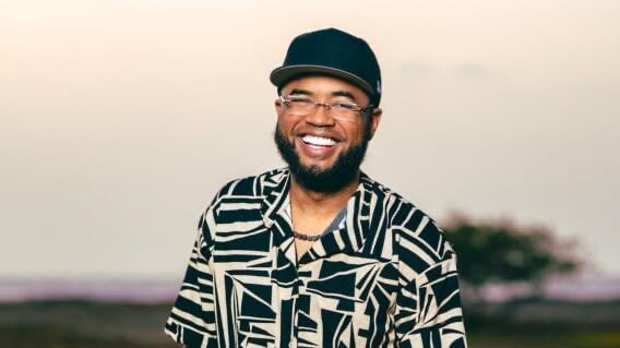 Foto misteriosa desaparición de DJ Dever en Atlántico: familia hace velatón y Gaula asume búsqueda.