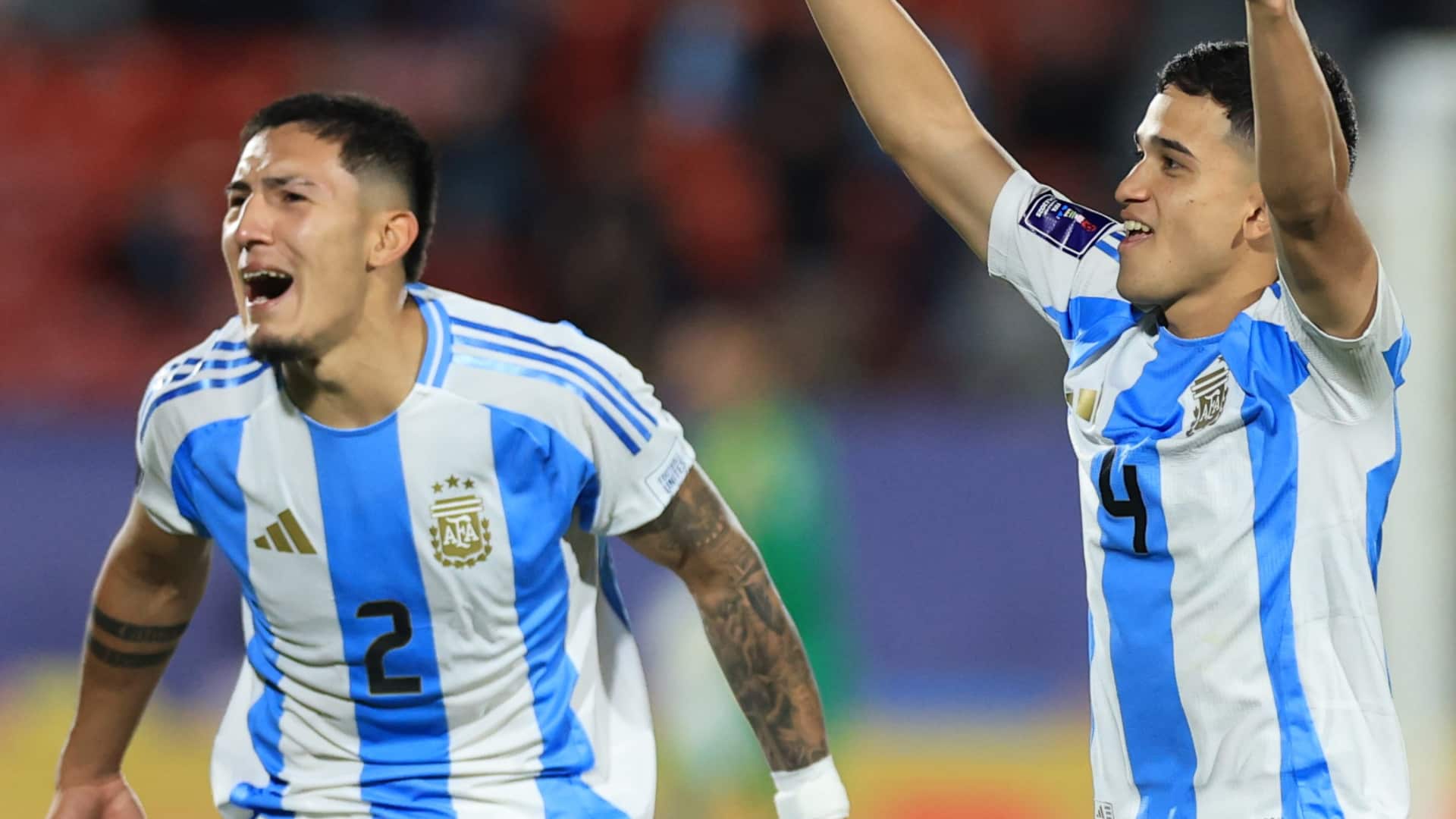 Al ritmo del Chavo del 8 celebraron en Argentina la clasificación a semifinales del Mundial Sub-20