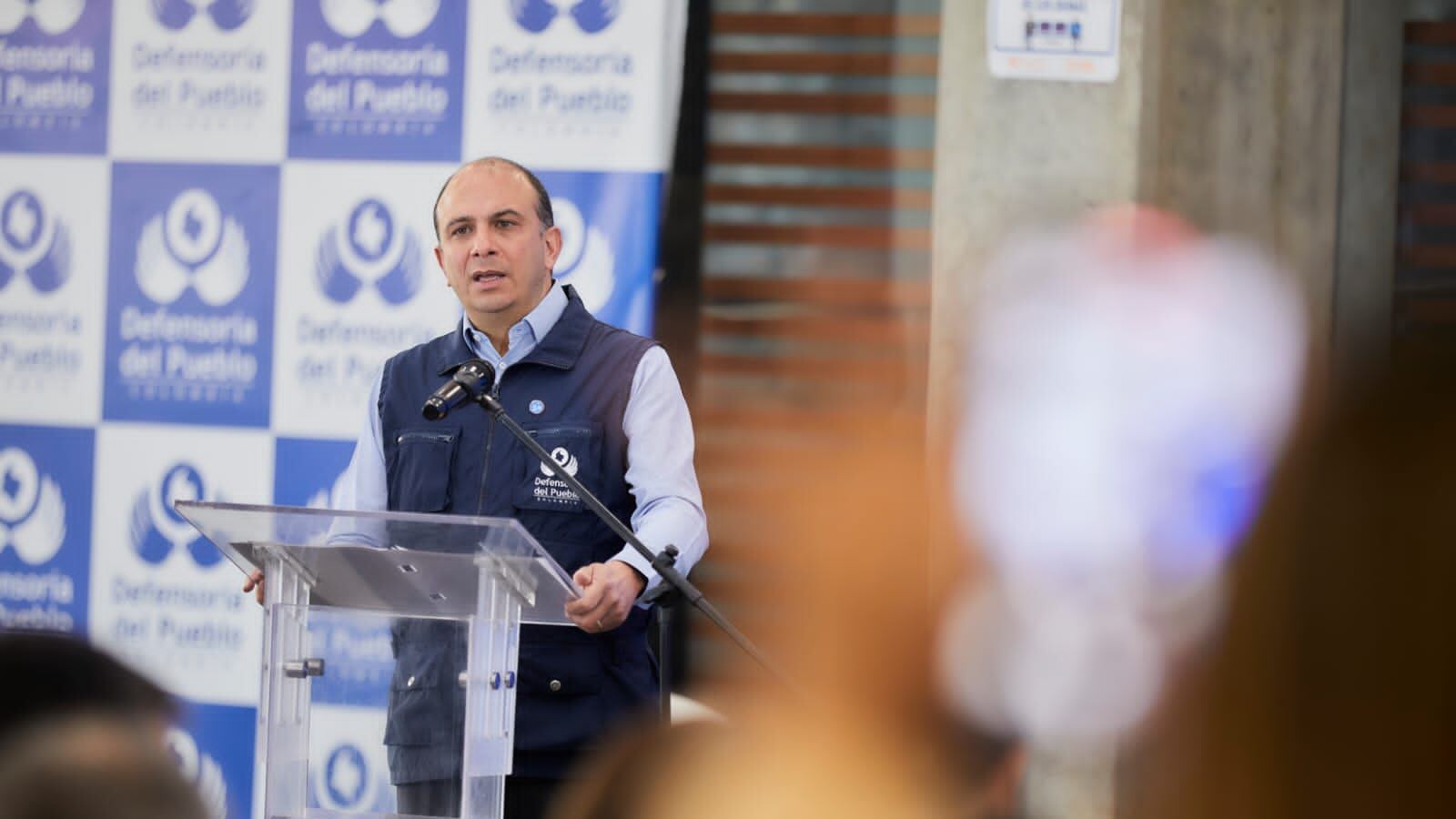 Defensor Carlos Camargo.