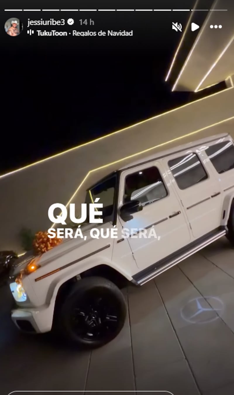 Jessi Uribe mostró el lujoso carro que se compró para cerrar el año