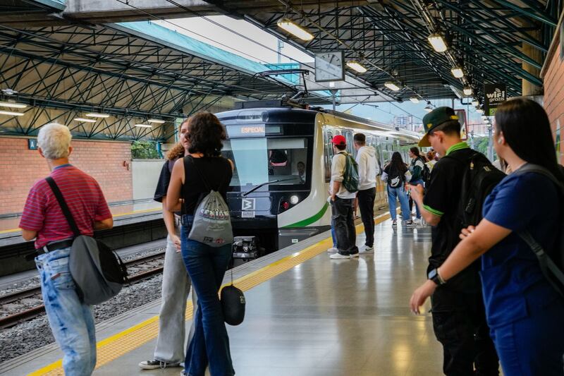 Daño en los rieles del Metro de Medellín.