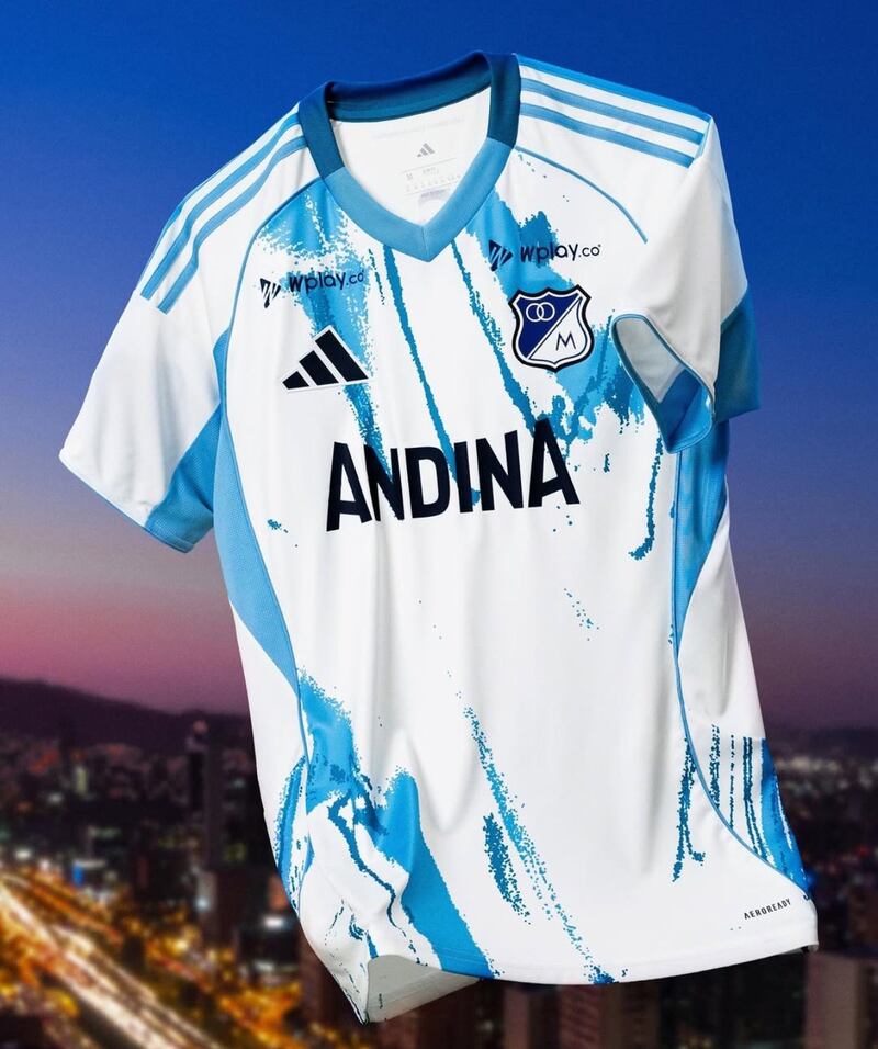A la nueva camiseta visitante de Millonarios y le llovieron críticas de sus propios hinchas