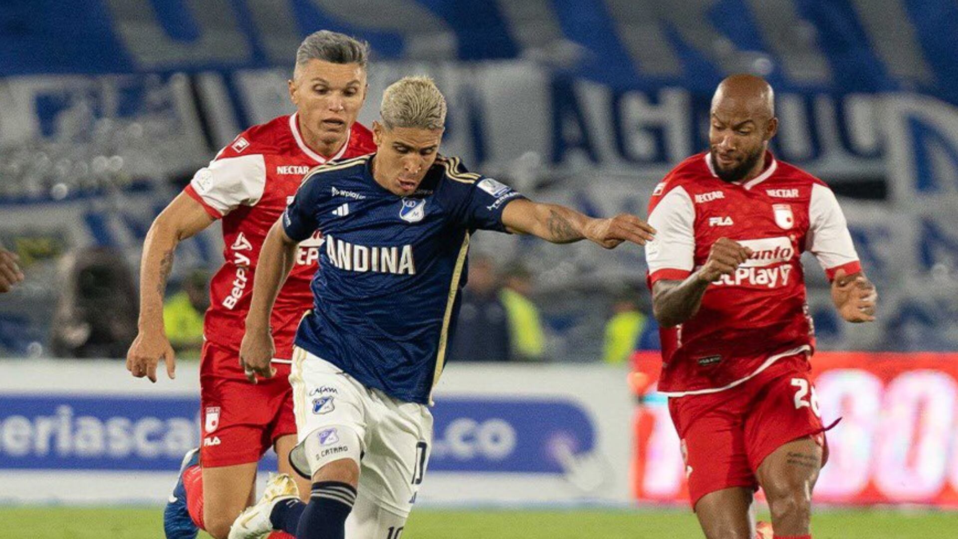 Daniel Torres dio su versión de la pelea al final de Millonarios vs Santa Fe hasta los camerinos