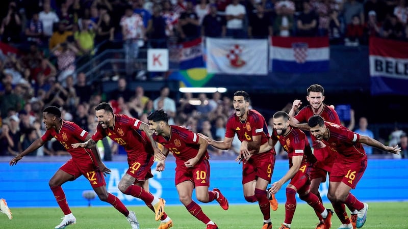 Defensor central llevará la camiseta número 10 de una de las selecciones grandes de Europa