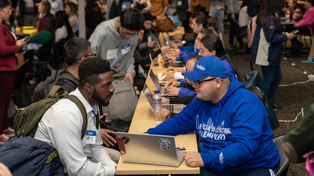¿No sabe como elaborar su hoja de vida? Distrito lanzó herramienta con IA que le ayudará a conseguir trabajo