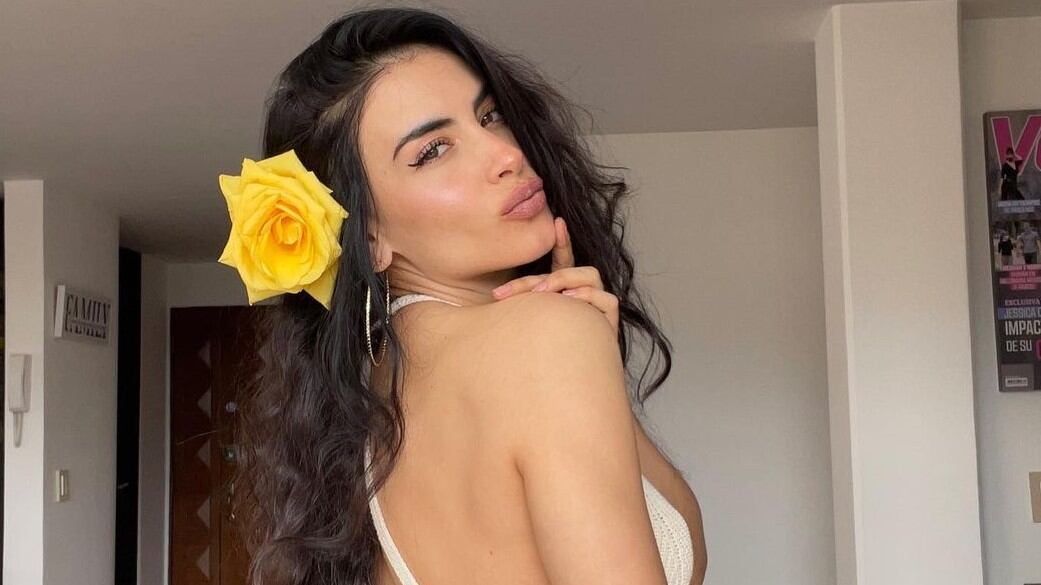 Desde la intimidad de la cama la espectacular Jessica Cediel cautivó a todos en una lencería que no dejó nada a la imaginación.