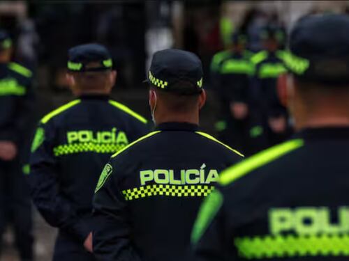 Qué belleza: Cinco policías habrían extorsionado a varios comerciantes pidiendo pagos de casi 40 millones de pesos