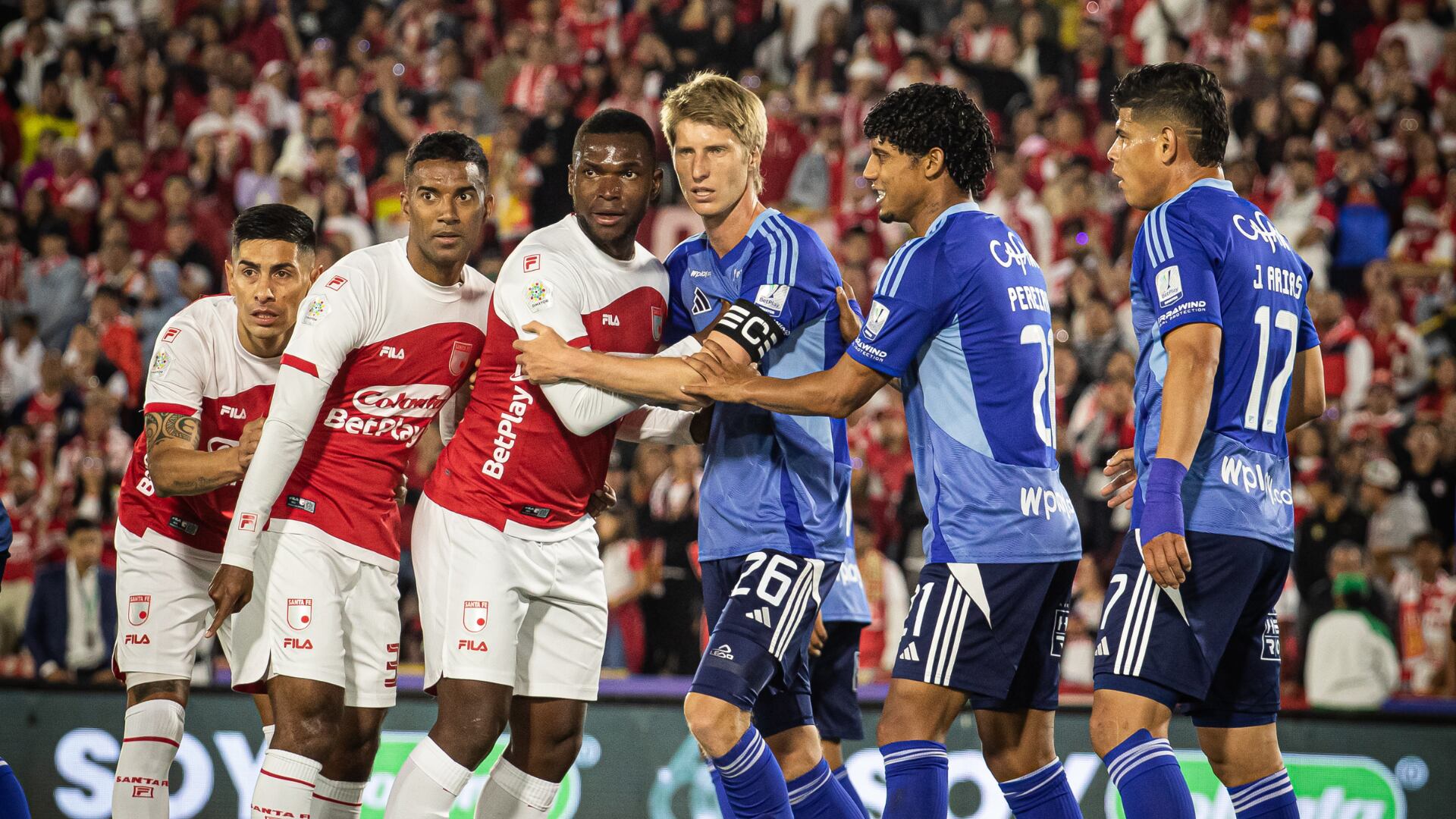 Millonarios ‘se lavó las manos’ con decisión de Dimayor sobre la hinchada de Santa Fe por peligroso