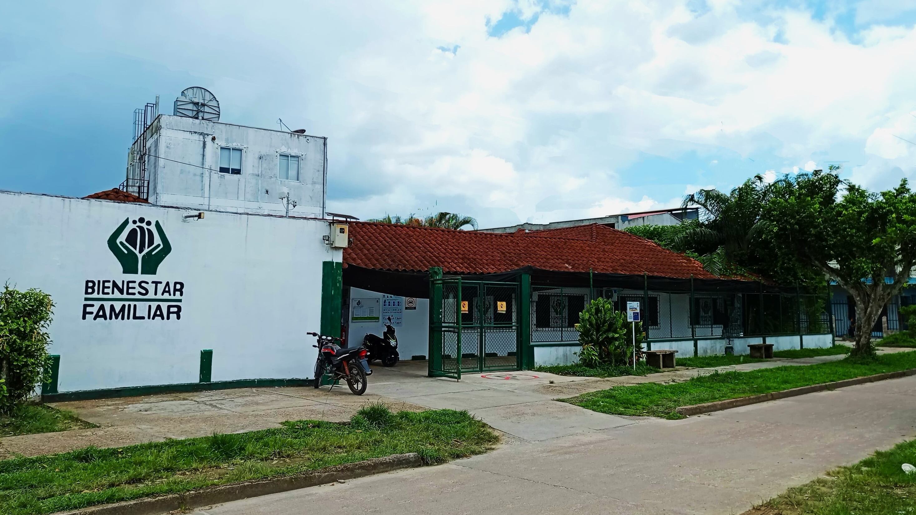 Foto exceso de fuerza en hogar del ICBF en Bogotá: investigan a policías tras lesiones a niñas.