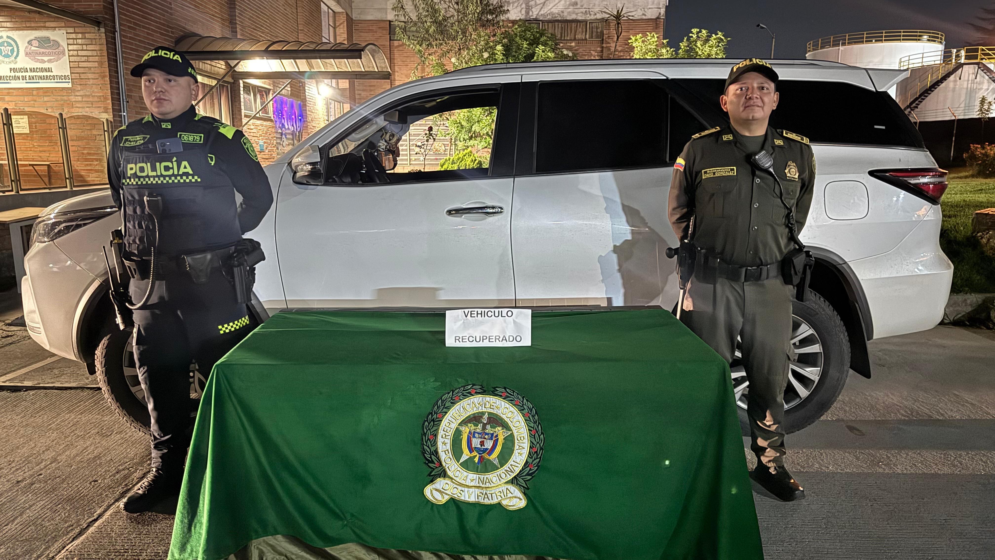 Policía de Bogotá recuperó camioneta robada