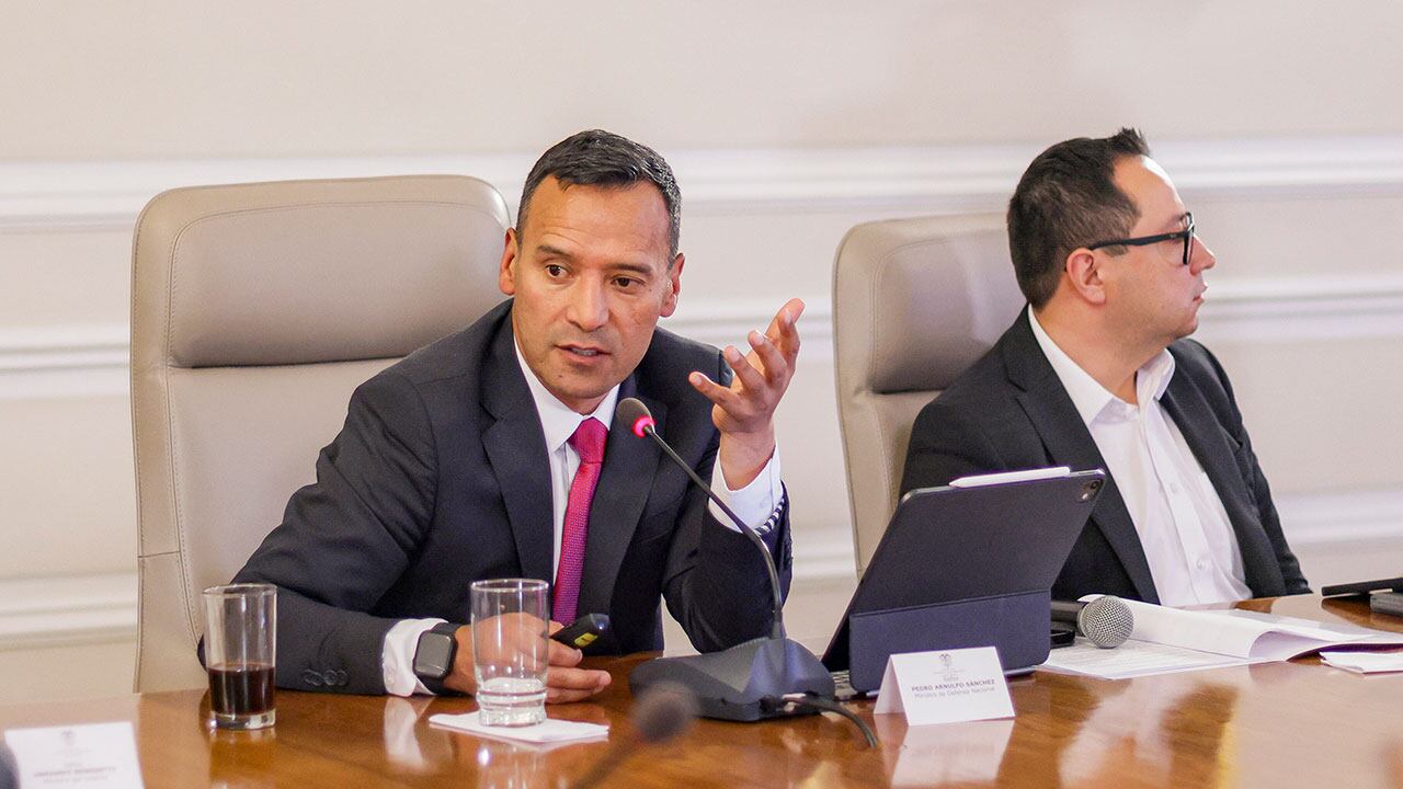 Ministro de Defensa, Pedro Sánchez.