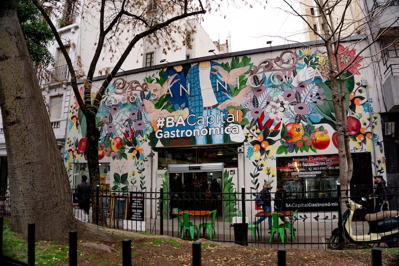 El Mercado San Nicolás, un espacio gastronómico.