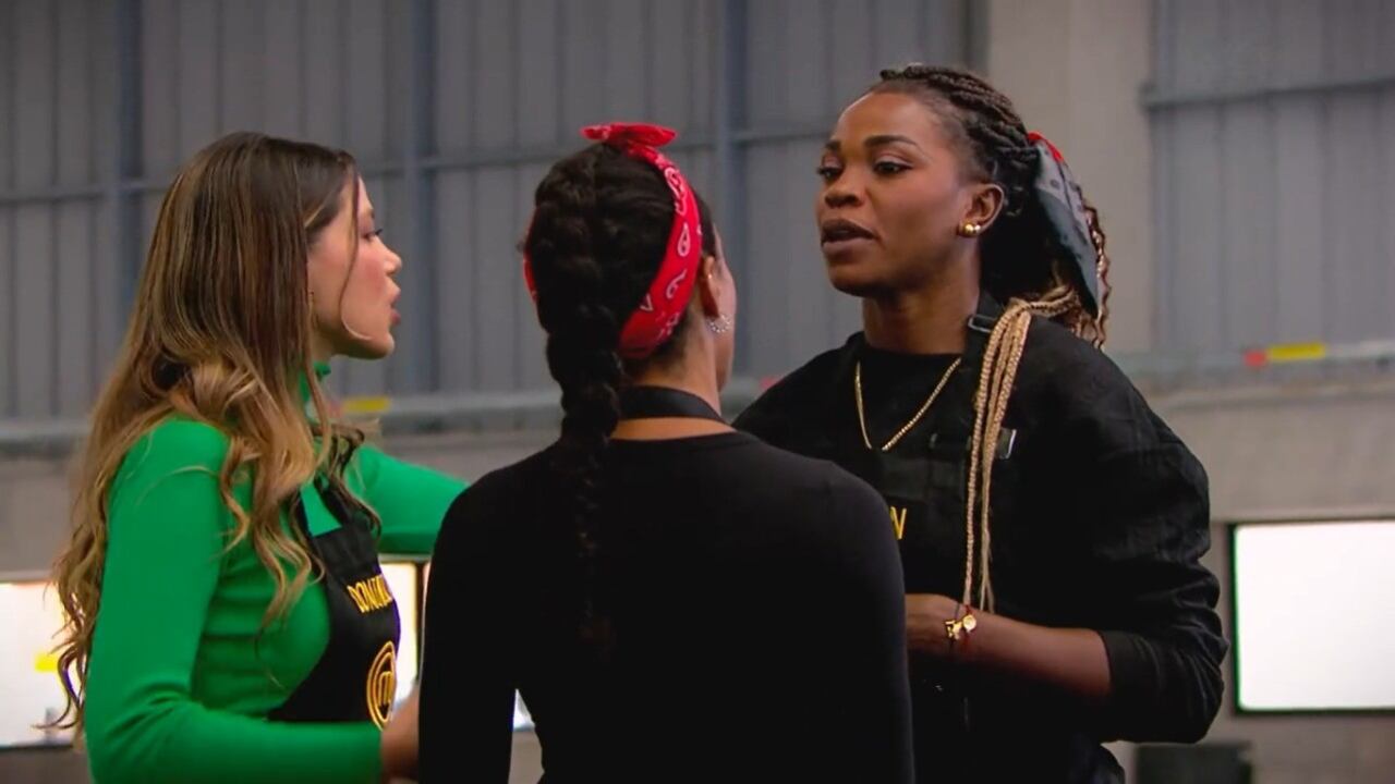 Caterine Ibargüen se desesperó en pleno reto de 'MasterChef Celebrity' y Nina Caicedo fue la que pagó los platos rotos.