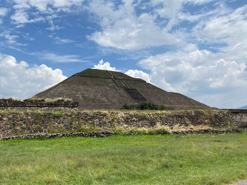 Foto Pirámide del Sol -Teotihuacán, la ciudad de los dioses que aún guarda los secretos del cosmos en México.